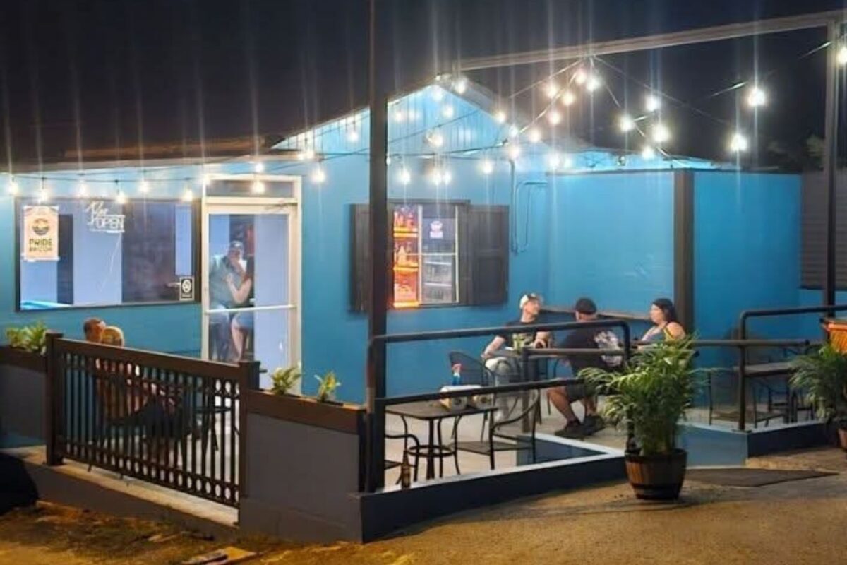 Ber House Sport Bar Exterior